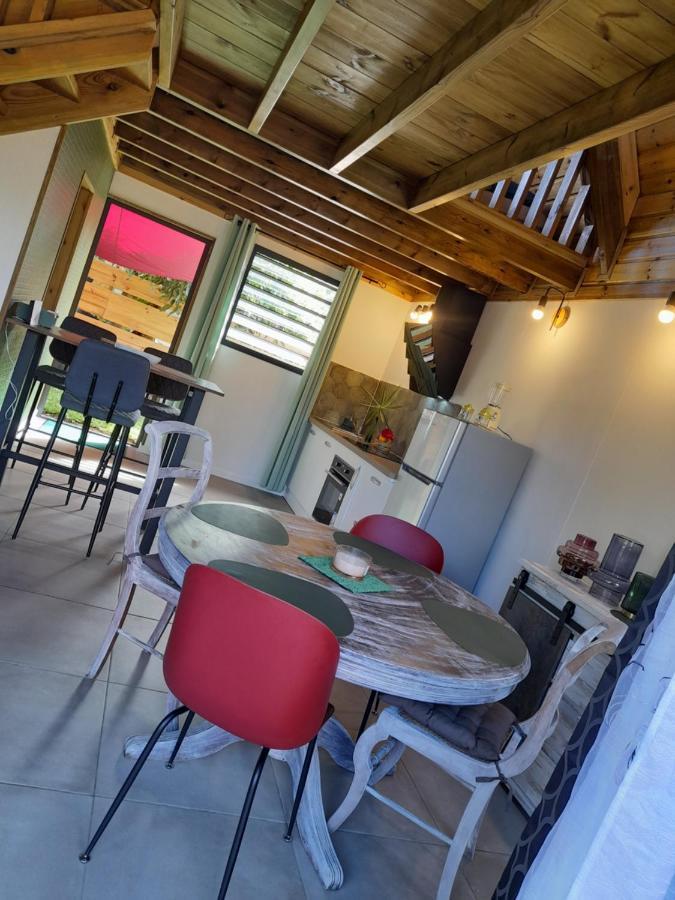 Charmant chalet avec jacuzzi Saint-Philippe Extérieur photo
