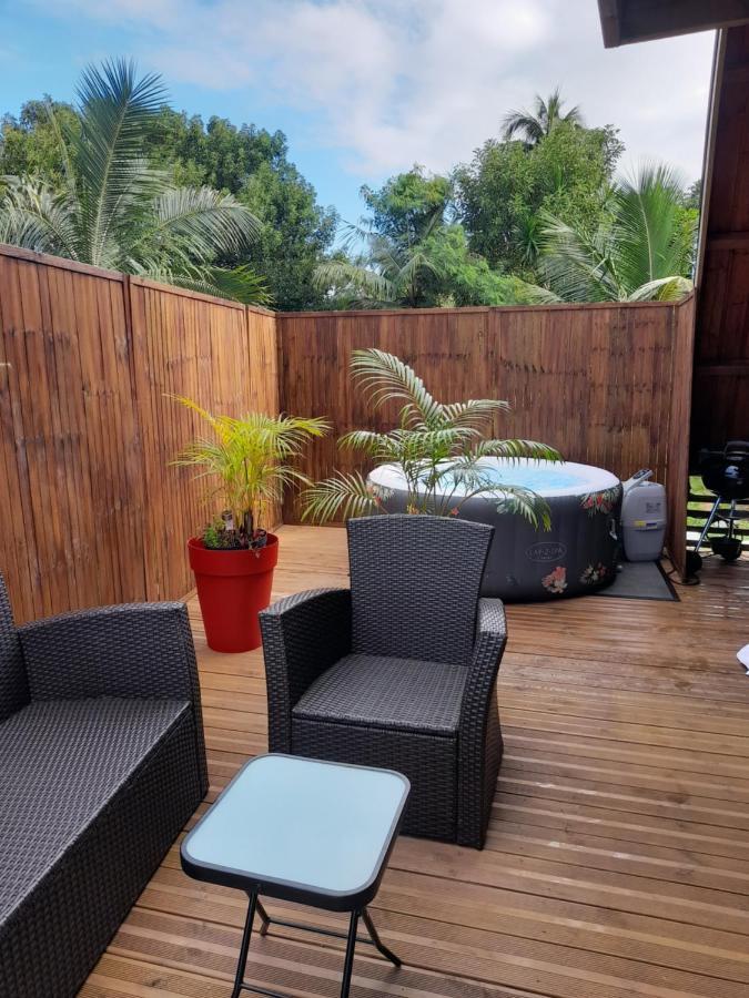Charmant chalet avec jacuzzi Saint-Philippe Extérieur photo